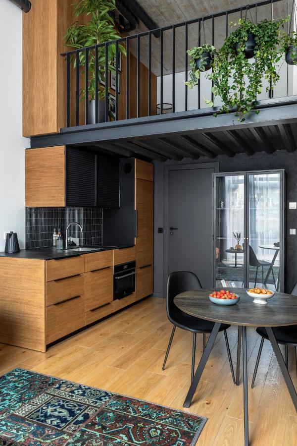 דירות וילנה Stylish Loft With Terrace Paupys, Old Town מראה חיצוני תמונה